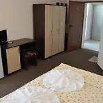 St. George ネセバル