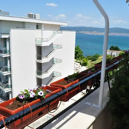 St. George Apartment *