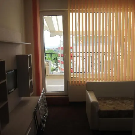 Apartment St. George