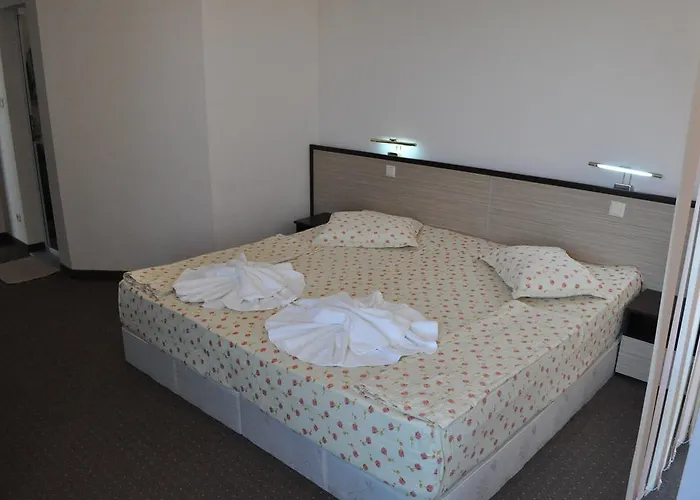 St. George * Νεσέμπαρ